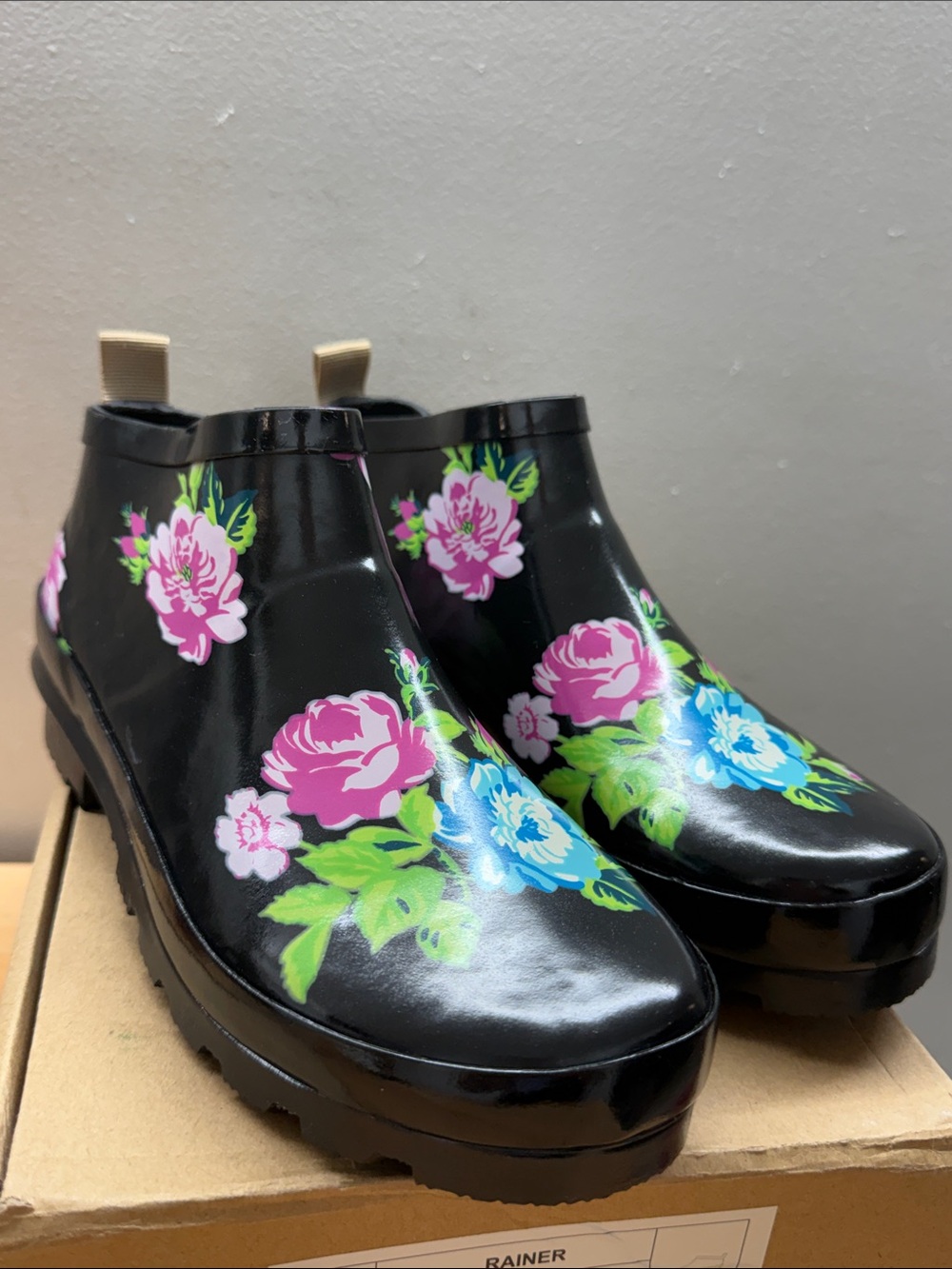 Journee Collection RAINER FLORAL Black Floral Rain Ankle Boots Women Size 7.5